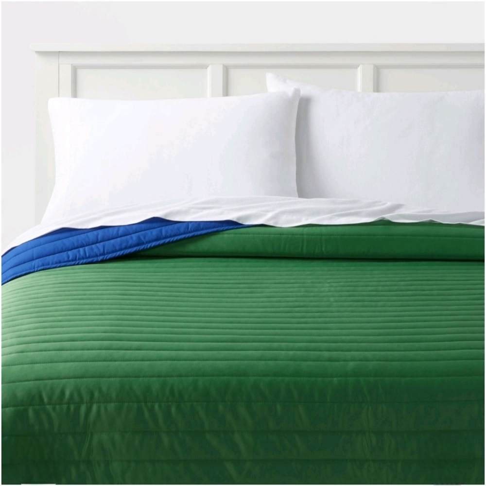 Room Essentials Full/Queen Satin Quilt Dark Green